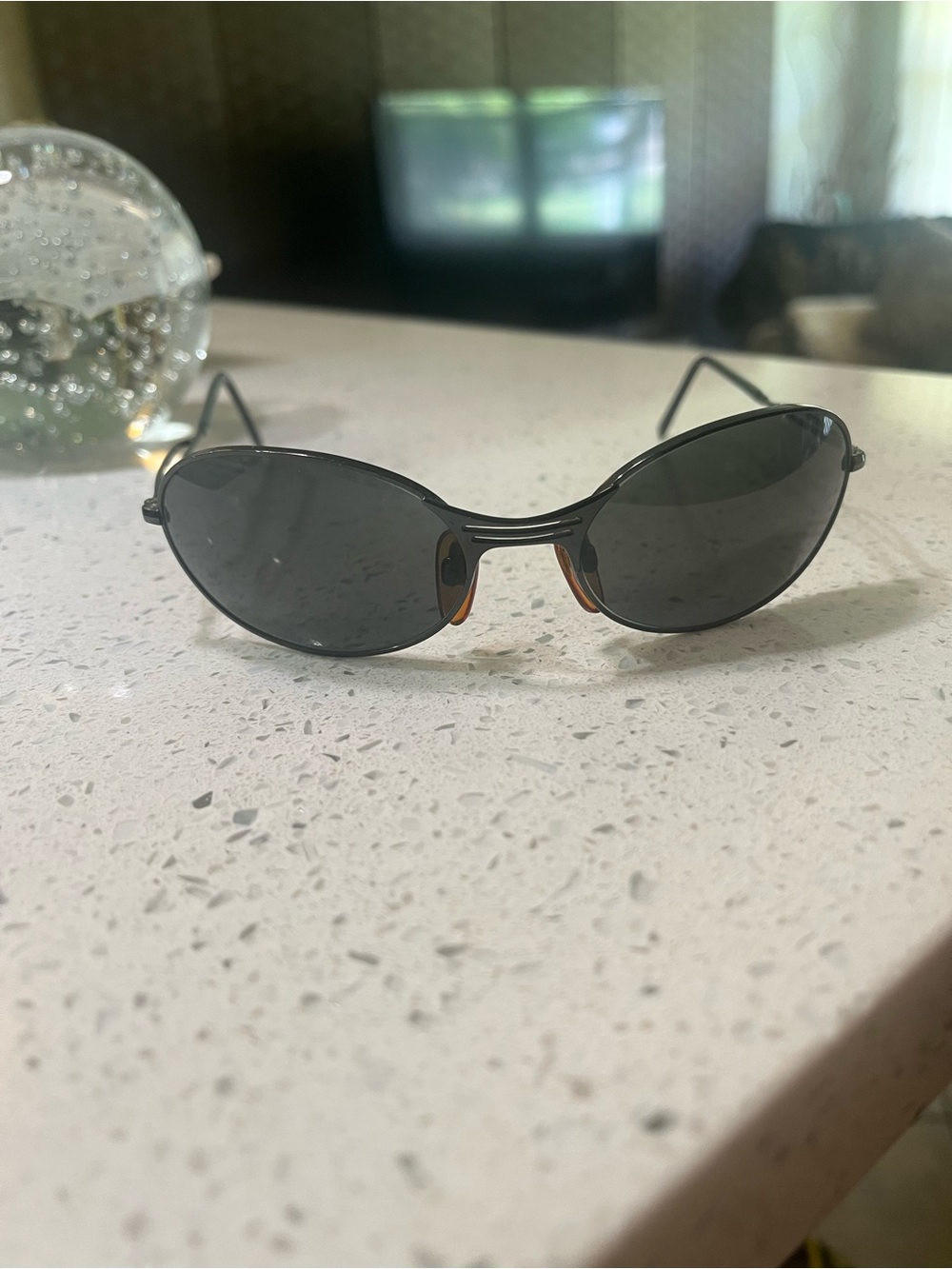 Classic Black Oval Women's Sunglasses - Polarized Lens